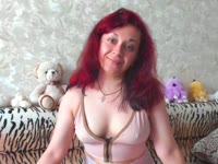 Funny smiley open minded lady who loves to meet new people, to chat around! Love to flirt with you, to seduce you. Spend nice time on a weekend evening online