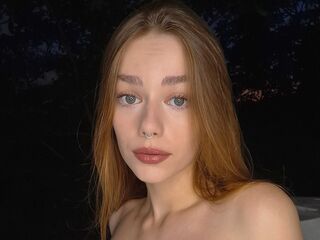 cam slut chat room EmilliaFox