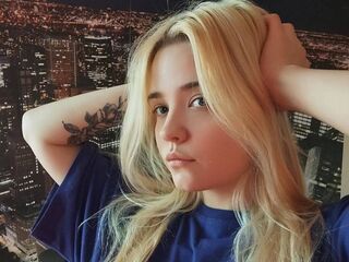 live sex video MonnieMoniz