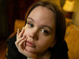 naked webcam girl SarandaRyan