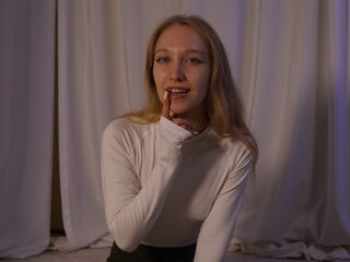 cam girl masturbating with vibrator CorettaDaprile