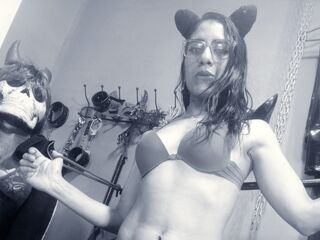 bizarre webcam show SheeranIsabella