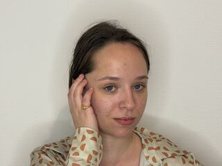 adult webcam chat room AlbaTwine