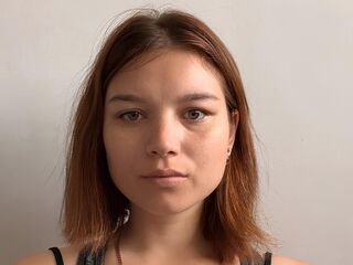 topless camgirl AndreThreat
