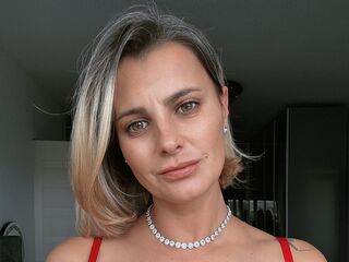 camgirl playing with sextoy AnishaBee