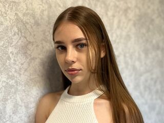 naked camgirl ArleighEves