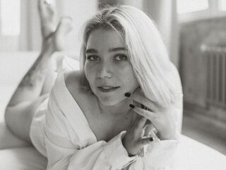 naked webcamgirl photo BreanaAlosta