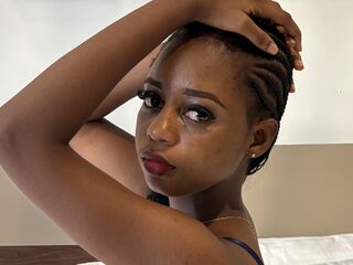 naked webcamgirl video BrianaHadid