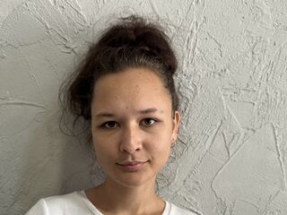 camgirl spreading pussy BruniChio