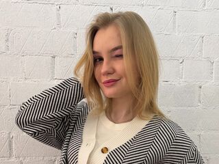 hot strip tease cam CamillaCapoccia