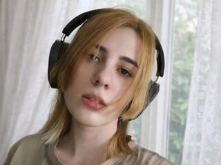 cam girl showing tits CarlHanchett