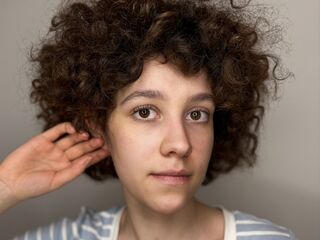 camgirl playing with dildo CaseyMainson