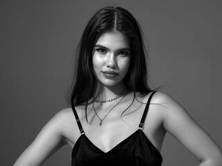 naked camgirl masturbating with vibrator CelesteHadids