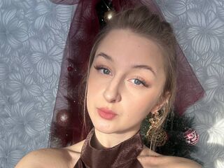 girl webcam CharoletteHeckle