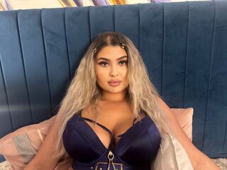 camgirl masturbating with dildo ChloeBellamie