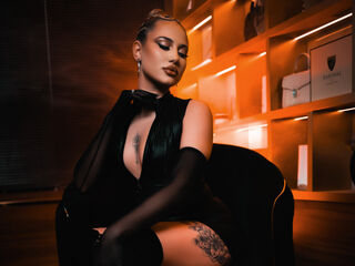 camgirl shaving pussy ChloeGracey