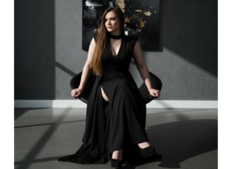 camgirl showing tits CorrieLodge