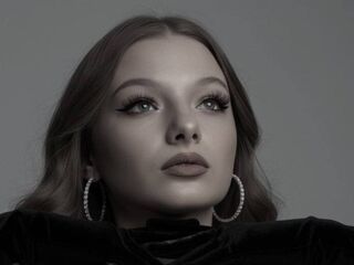 naughty camgirl masturbating with dildo CreolaScheidler