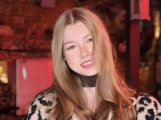 live cam girl DainaThroneberry