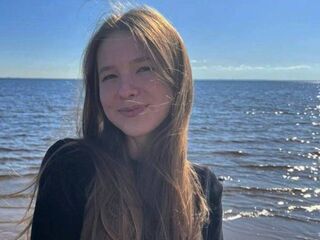 camslut spreading pussy DarcelMele