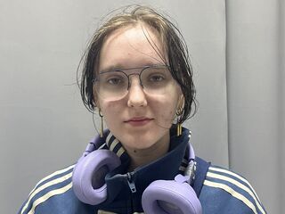 camwhore fingering pussy DoraDawson