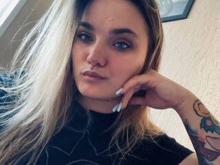 camgirl showing tits EmmaReedd