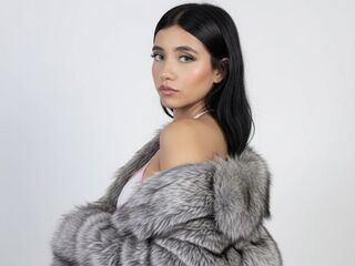 naughty camgirl fingering shaved pussy EmyDilucas