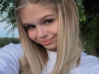 naked girl with webcam masturbating EricaVon