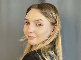 camgirl live FloraBrenden