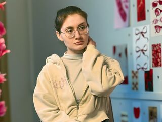 camgirl live GemmaLlewellyn