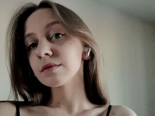 camgirl masturbating with dildo HildHakes