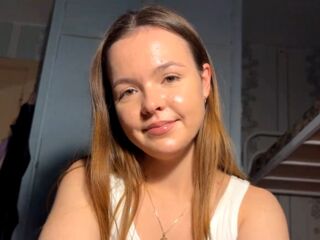 camwhore spreading pussy HollyCathrin