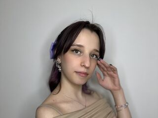 streaming live webcam IvyLewis