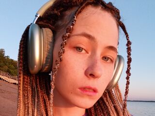 closeup cam JodeeChum