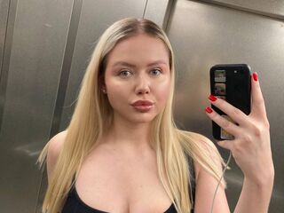 camslut topless JuliaRupert