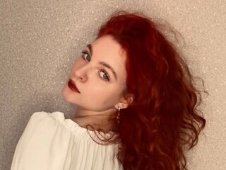 topless cam girl JulianaDell