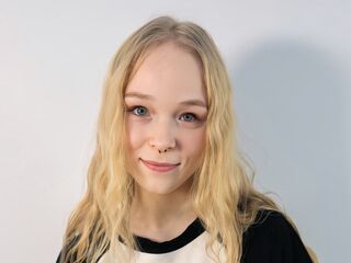 girl webcam show KamiMellema