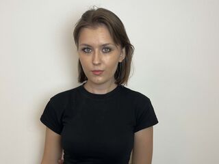 nude webcam KariErpelding