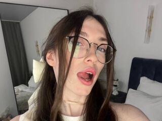 naked camgirl masturbating KatyDorni