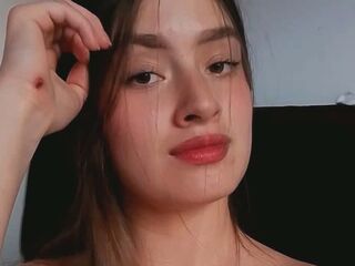 naughty camgirl masturbating with dildo KendalCortes