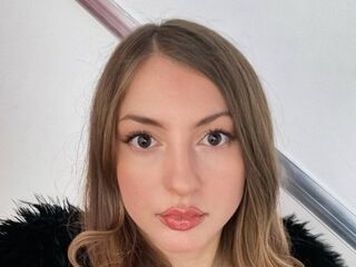 naughty webcamgirl KyraKur