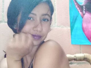 girl chat room LauSommers