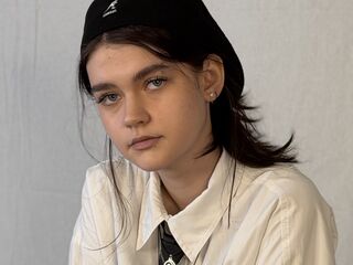 camgirl webcam photo LeannMolineaux