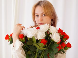 webcam babe chat room LeilaDenner