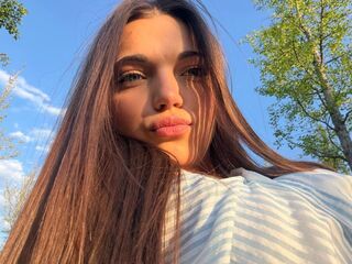 masturbating webcamgirl LisabethBerczel