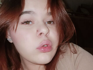 fingering camslut LissaTerry
