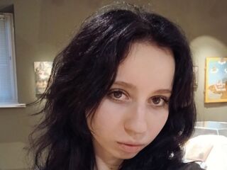 naughty camgirl masturbating with dildo LoisBenthall