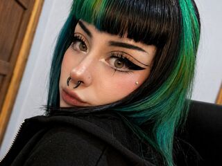 live chatroom LolaGraves