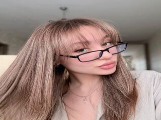 naughty camgirl fingering shaved pussy LunaTimer