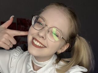 free live cam chat LynnaCarrington